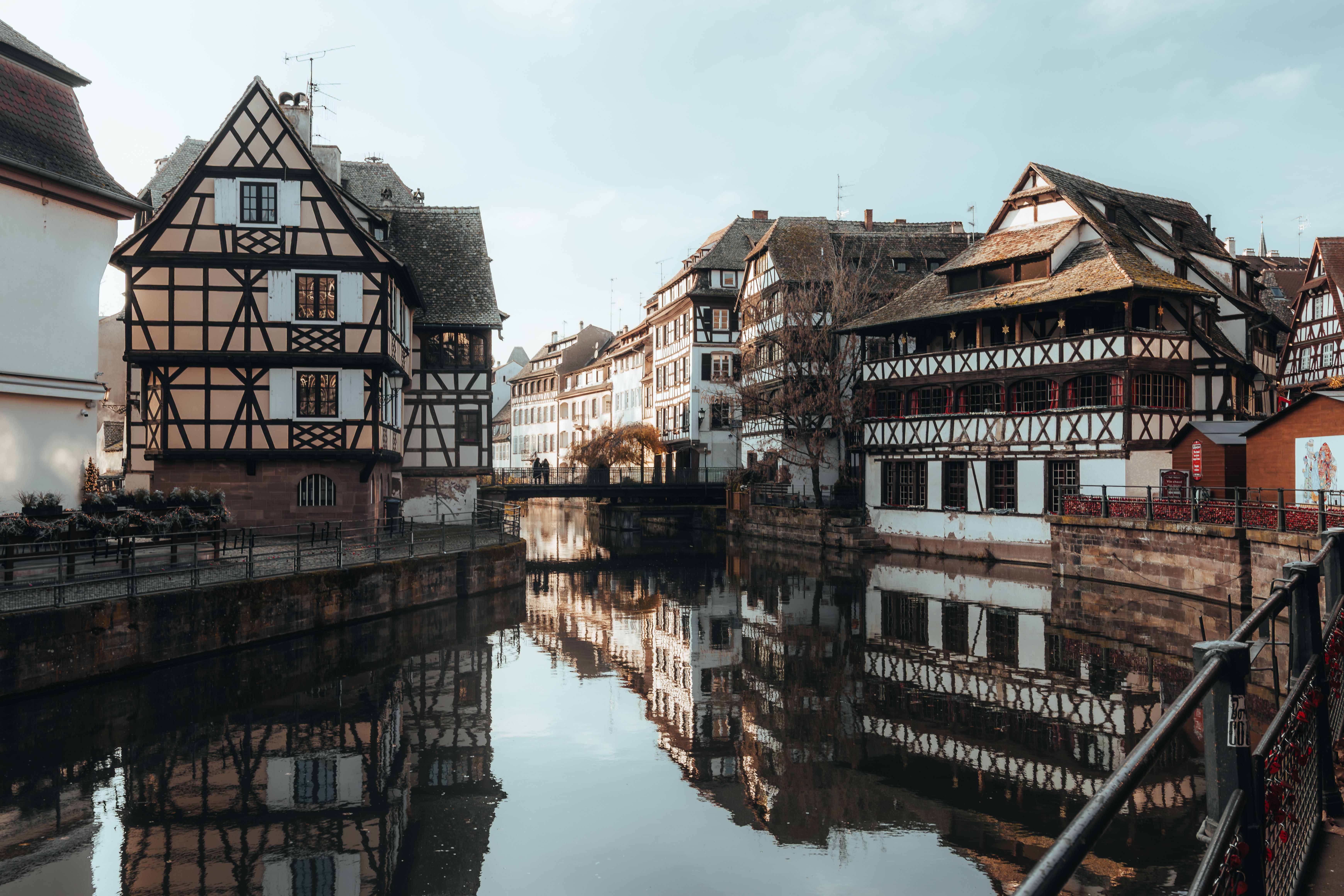 Maisons à colombages au bord de l’eau à Strasbourg